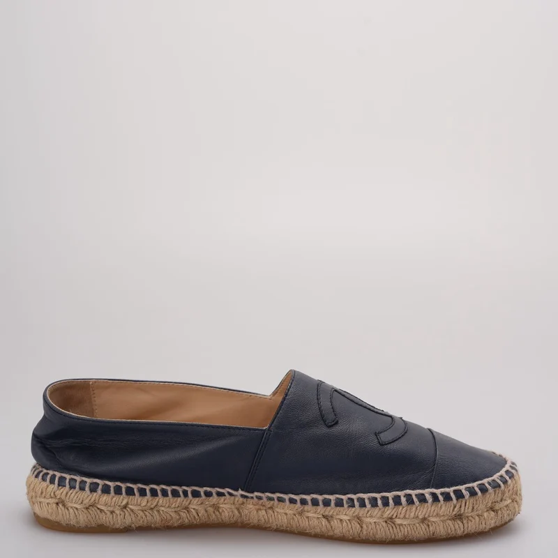 Chanel Blaue Espadrilles aus Leder mit CC-Logo, Größe 39