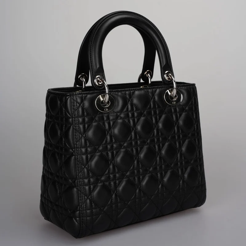 Christian Dior Schwarze mittelgroße Lady Dior Tasche aus Cannage-Lammleder mit silberner Hardware