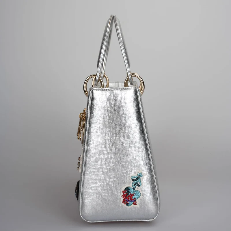 Christian Dior Lady Dior Schultertasche aus Leder in Silber, limitierte Auflage