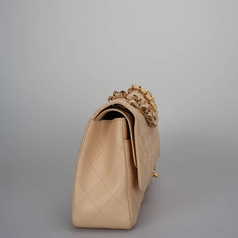Chanel Classic Double Flap Bag Jumbo aus beigem gestepptem Kaviarleder mit goldenen Beschlägen