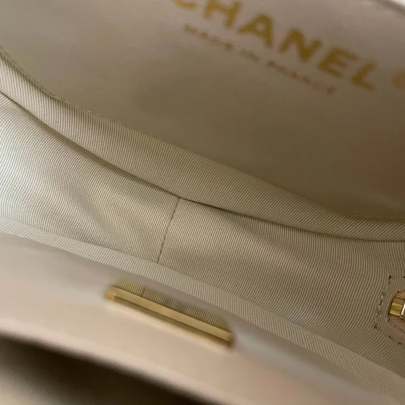 Chanel Champagner Gold Große Herztasche in Love Heart Clutch Groß