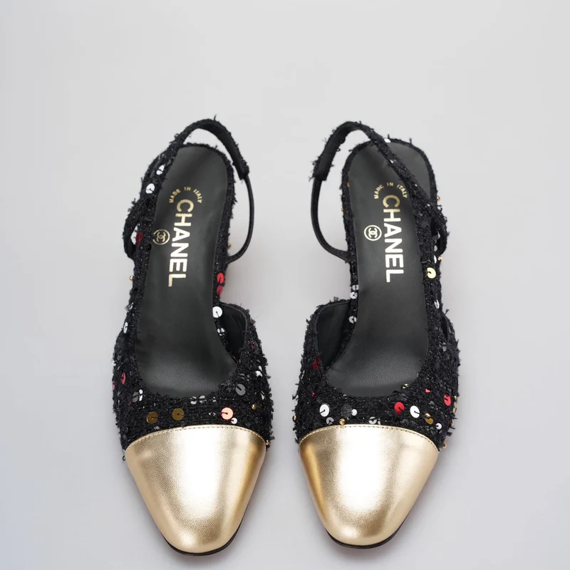 Chanel Tweed Lammfell Pailletten Cap Toe CC Slingback Pumps Größe 39 in Schwarz und Gold