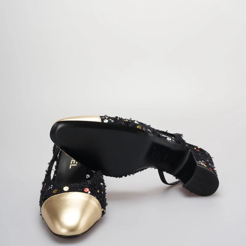 Chanel Tweed Lammfell Pailletten Cap Toe CC Slingback Pumps Größe 39 in Schwarz und Gold