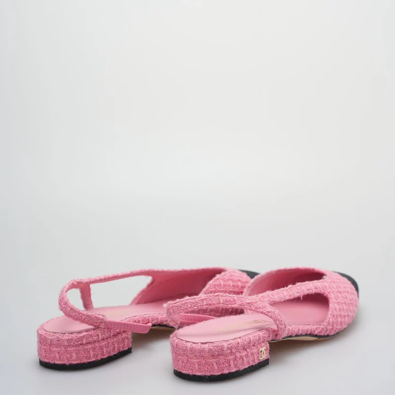 Chanel Tweed Grosgrain Cap Toe CC Slingback Pumps Größe 37.5 in Pink und Schwarz