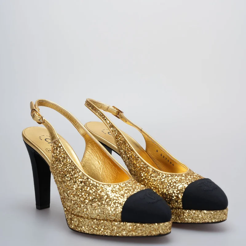 Chanel Grosgrain Cap Toe CC Slingback Pumps Größe 38 in Schwarz und Gold