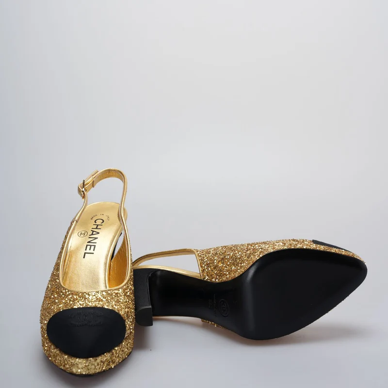 Chanel Grosgrain Cap Toe CC Slingback Pumps Größe 38 in Schwarz und Gold