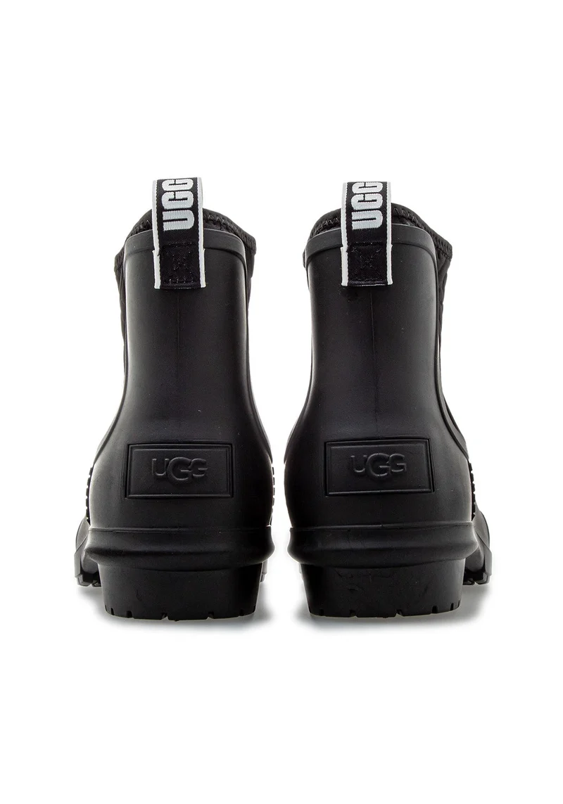 Chevonne black