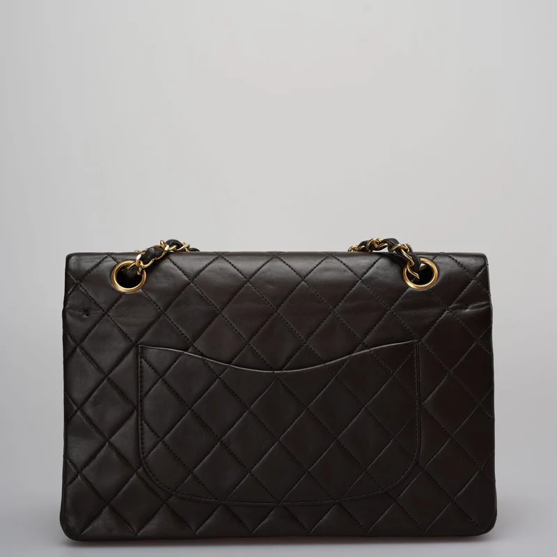 Chanel Vintage Classic Flap Bag in Schokoladenbraun mit 24 Karat Goldbeschlägen mittlerer Größe
