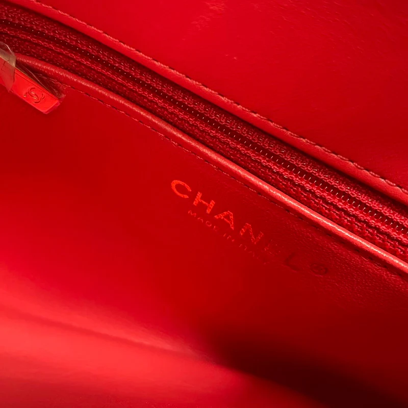 Chanel Rote kleine trendige CC-Tasche aus Lammleder mit champagnergoldener Hardware