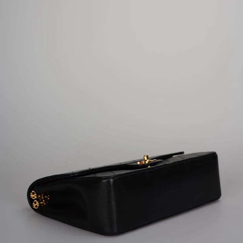 Chanel Vintage Schwarze Lammleder Zeitlose Flap Bag Gold Hardware