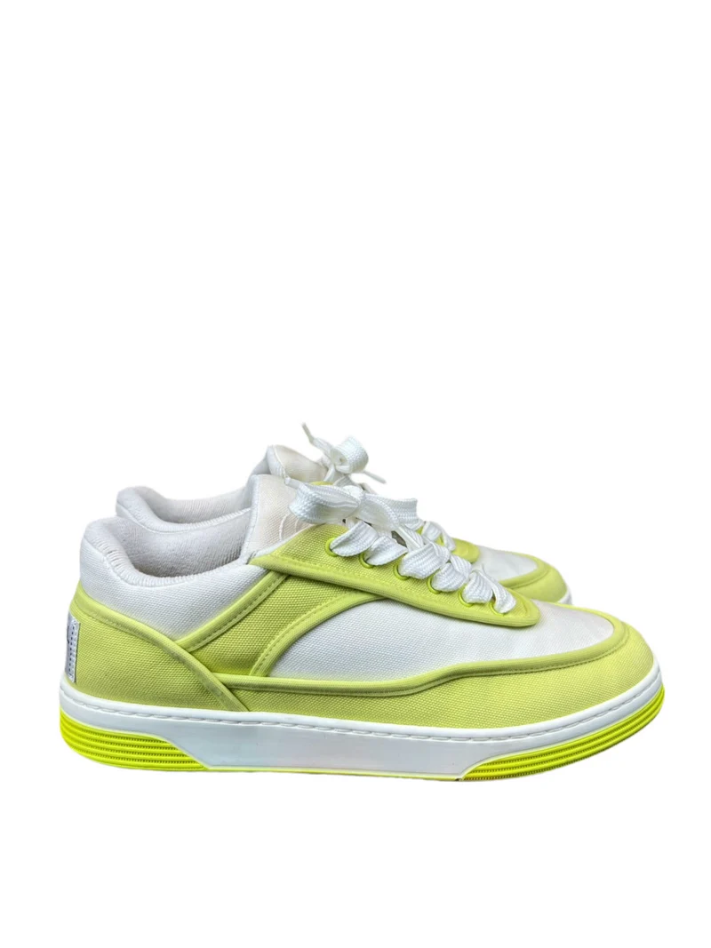 Chanel-Stoff-Sneakers in Limettengelb mit CC-LOGO