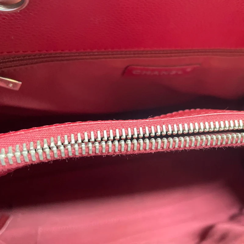 Chanel Burgundy gst Grand Shopping Tote Bag aus Kaviarleder mit silberner Hardware