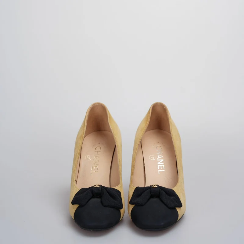 Chanel Beige Schwarze Leder Pumps mit Schleife 8cm Größe 36.5C