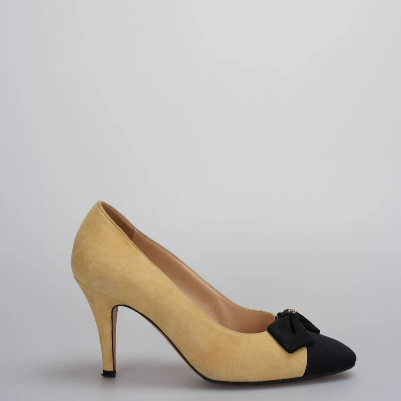 Chanel Beige Schwarze Leder Pumps mit Schleife 8cm Größe 36.5C
