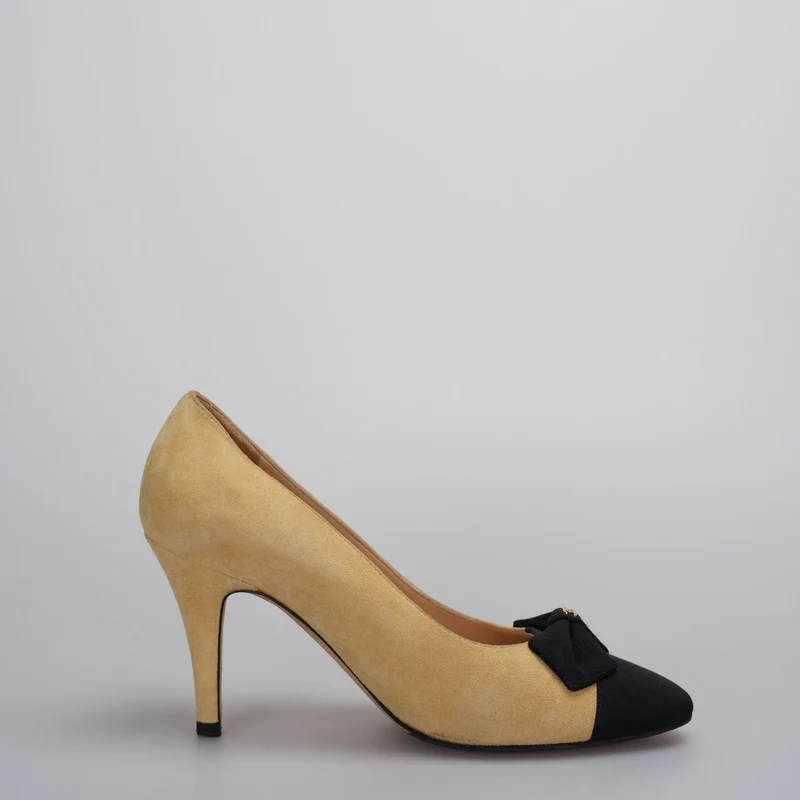 Chanel Beige Schwarze Leder Pumps mit Schleife 8cm Größe 36.5C