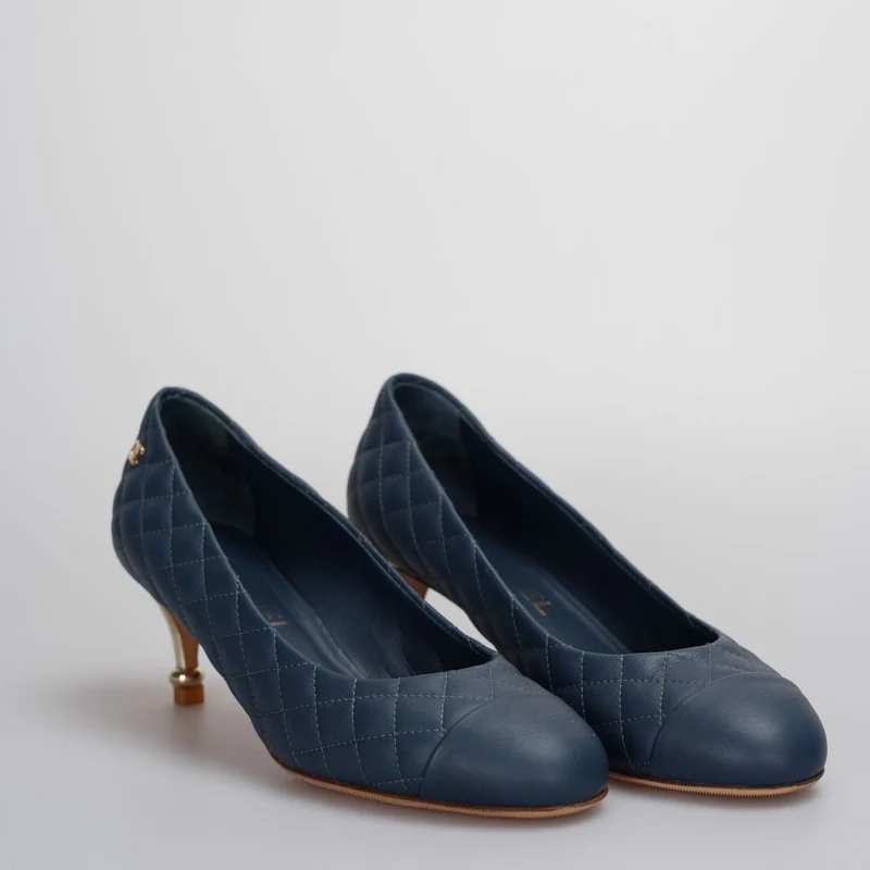 Chanel Blaue gesteppte Lederpumps 6cm Größe 37.5C