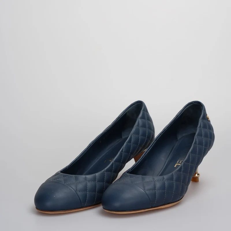Chanel Blaue gesteppte Lederpumps 6cm Größe 37.5C