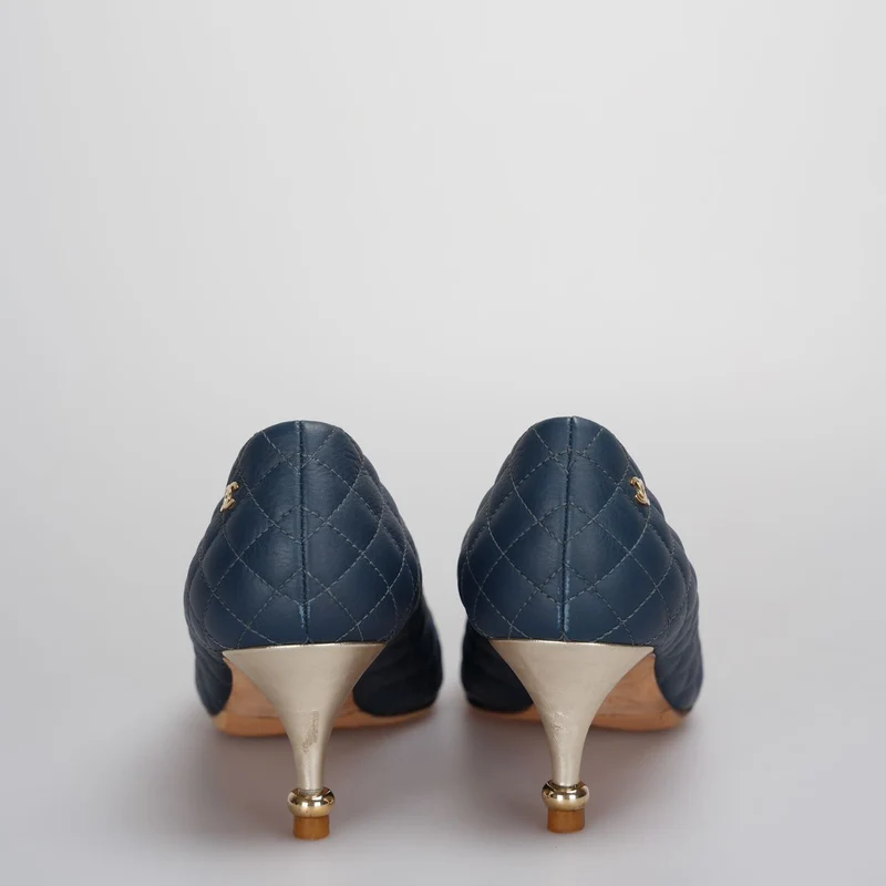 Chanel Blaue gesteppte Lederpumps 6cm Größe 37.5C