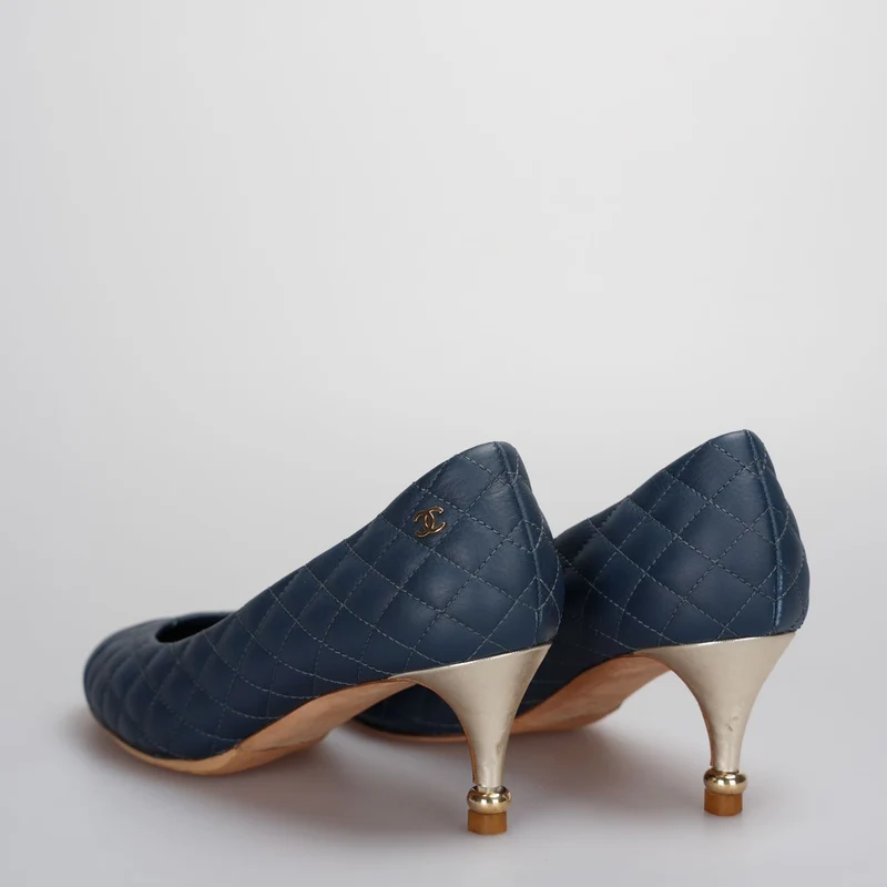 Chanel Blaue gesteppte Lederpumps 6cm Größe 37.5C