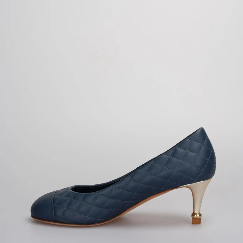 Chanel Blaue gesteppte Lederpumps 6cm Größe 37.5C