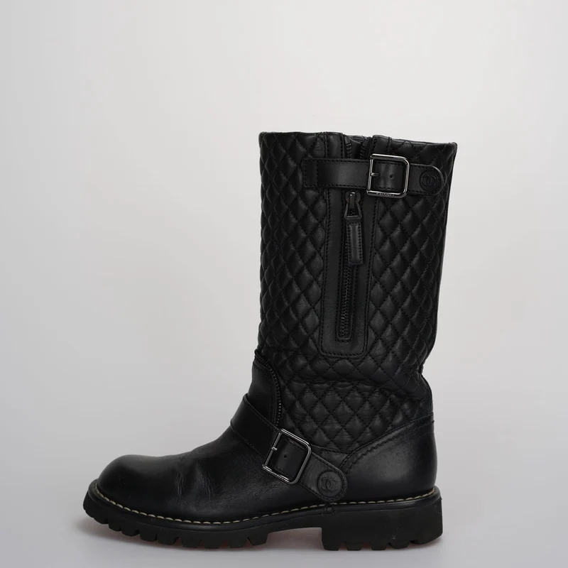 Chanel gesteppte Motorradstiefel Schwarz