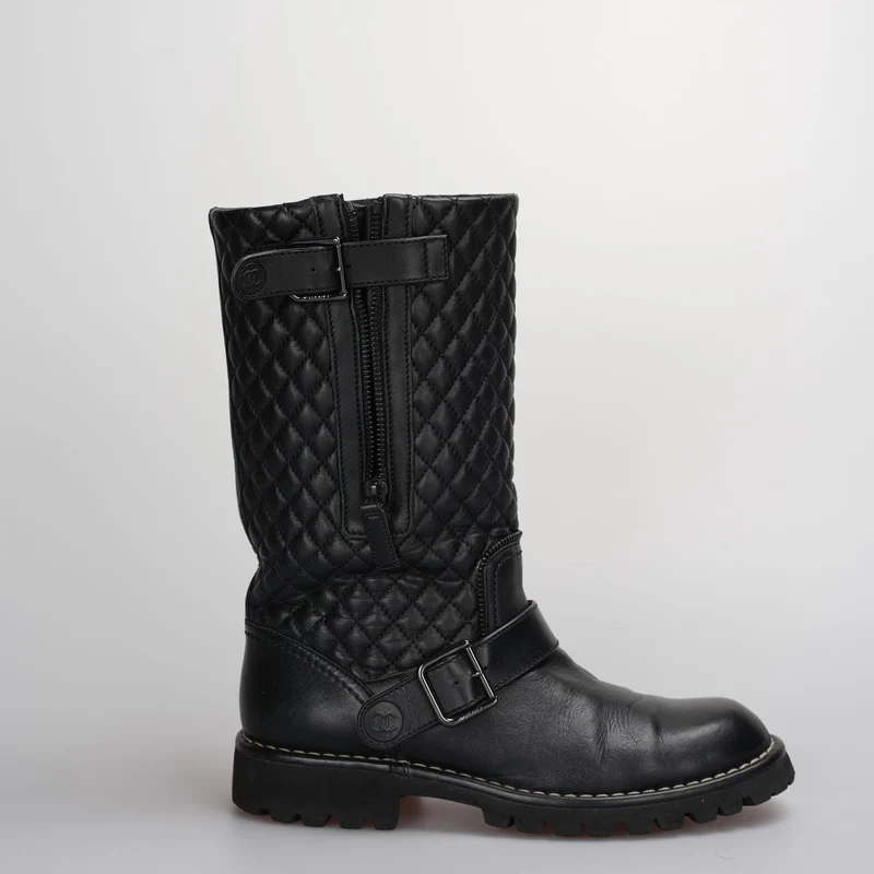 Chanel gesteppte Motorradstiefel Schwarz