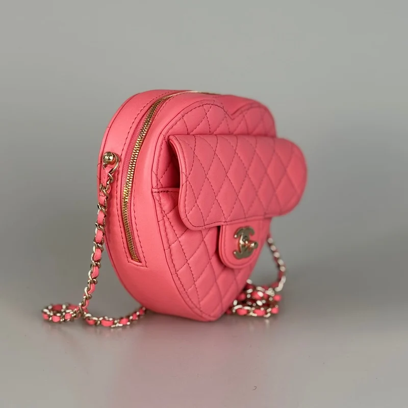Chanel Pink Heart Bag aus Lammleder mit goldenen Beschlägen, groß