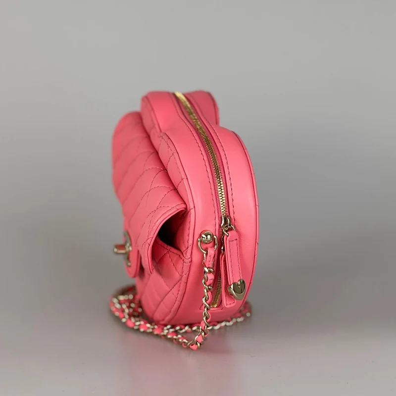 Chanel Pink Heart Bag aus Lammleder mit goldenen Beschlägen, groß