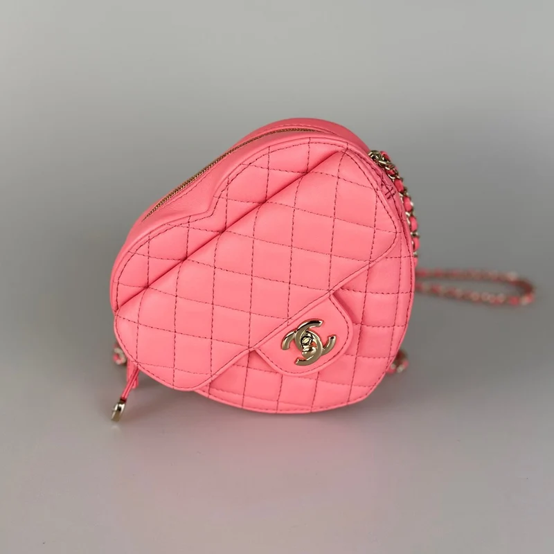 Chanel Pink Heart Bag aus Lammleder mit goldenen Beschlägen, groß