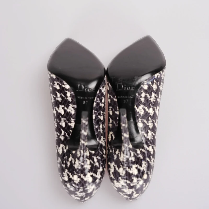 Christian Dior Klassischer Hahnentritt-Stiletto 10 cm Pumps 37 mit beiger Innensohle