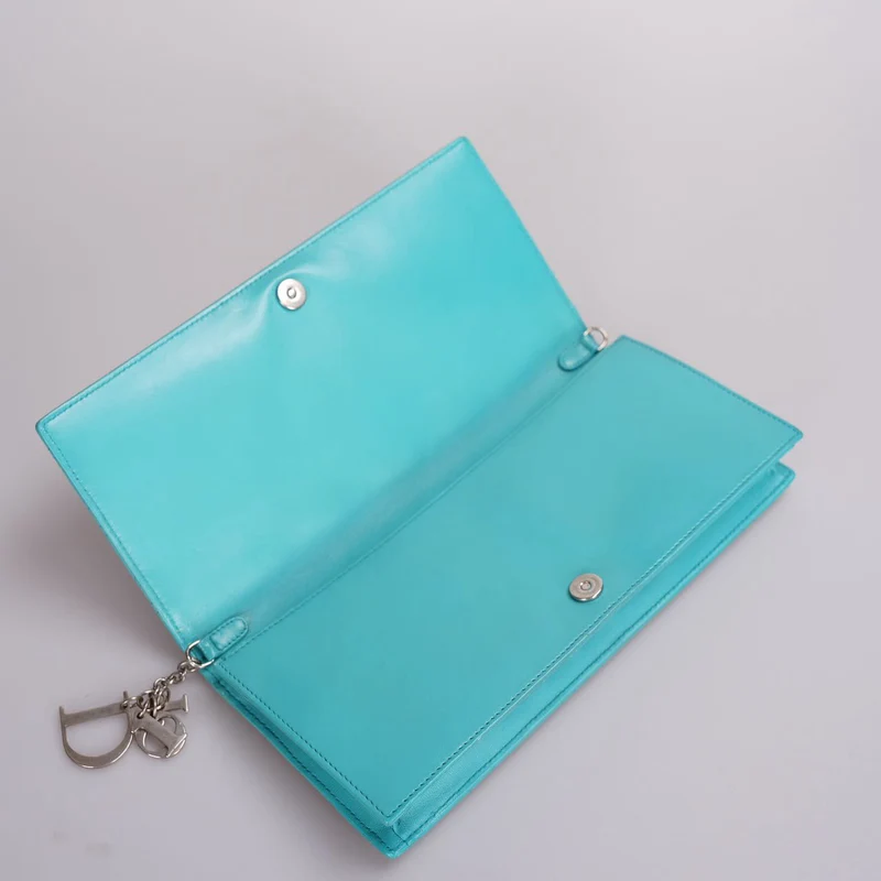 Dior Aquagrüne Lady Dior Clutch aus Cannage-Leder mit Kette