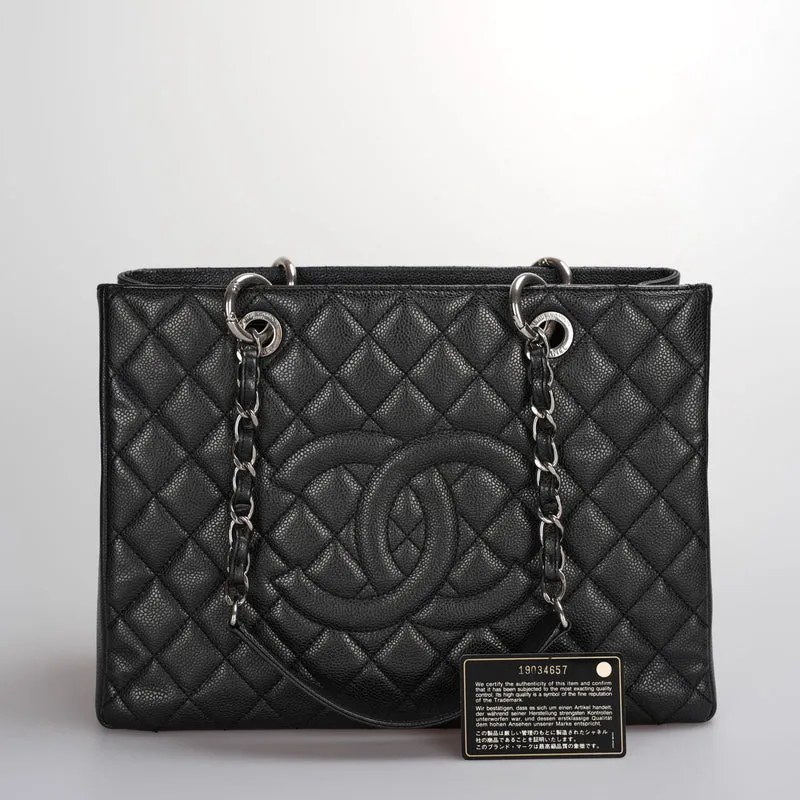 Chanel – GST-Tasche aus gestepptem Kaviarleder in Schwarz mit silberner Hardware
