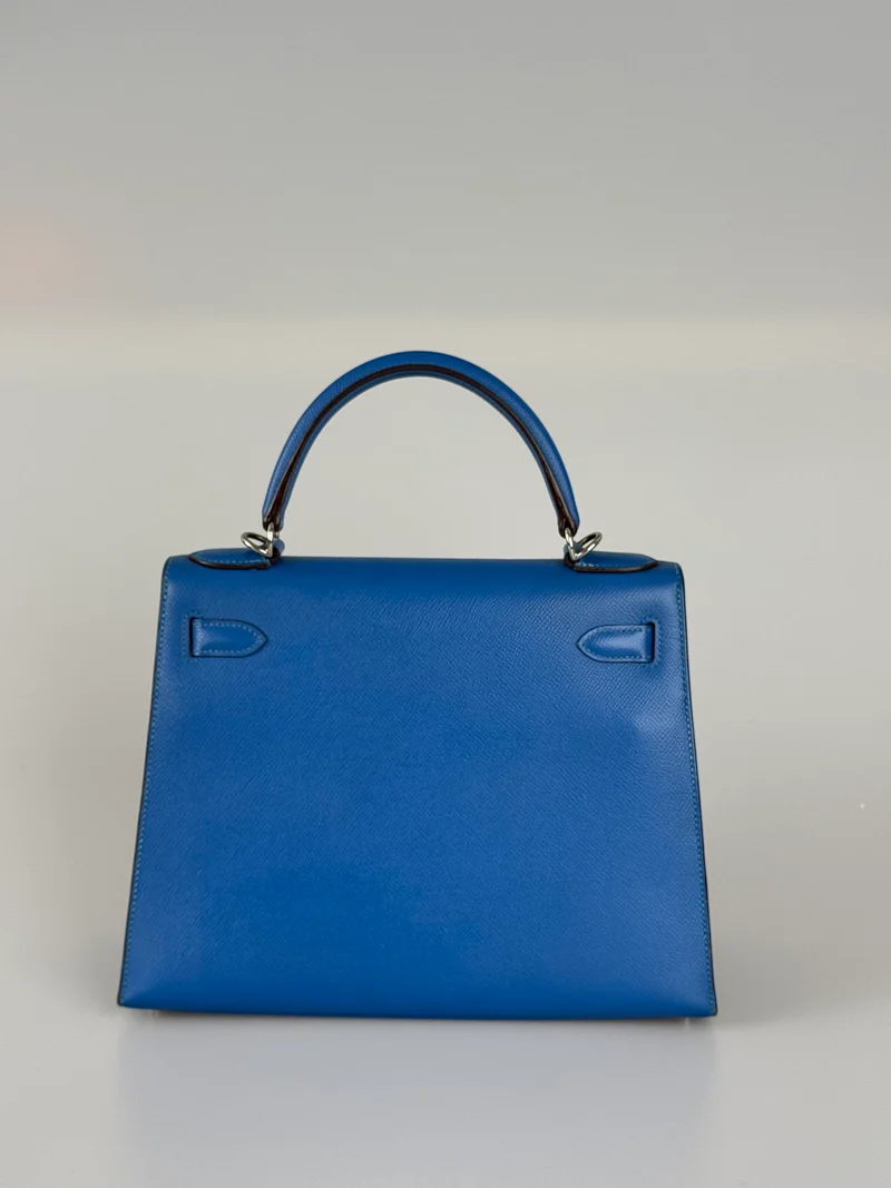 Hermes Kelly 28cm Sellier Tasche aus blauem Epsom-Leder mit silberner Hardware