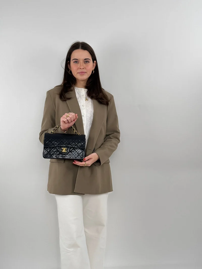 Chanel Vintage zeitlose Flap Bag klein schwarz golden