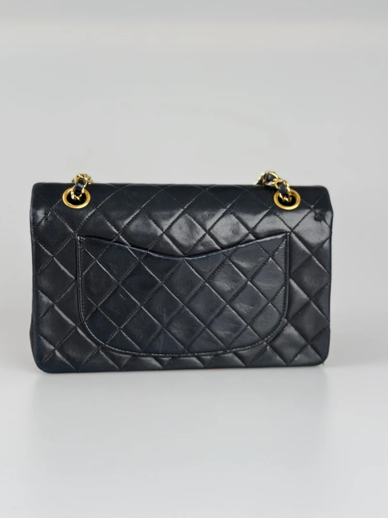 Chanel Vintage zeitlose Flap Bag klein schwarz golden