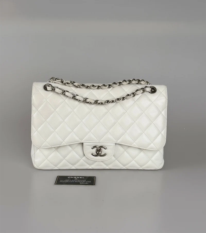 Chanel White Jumbo Classic Double Flap Bag aus Kaviarleder mit silberner Hardware