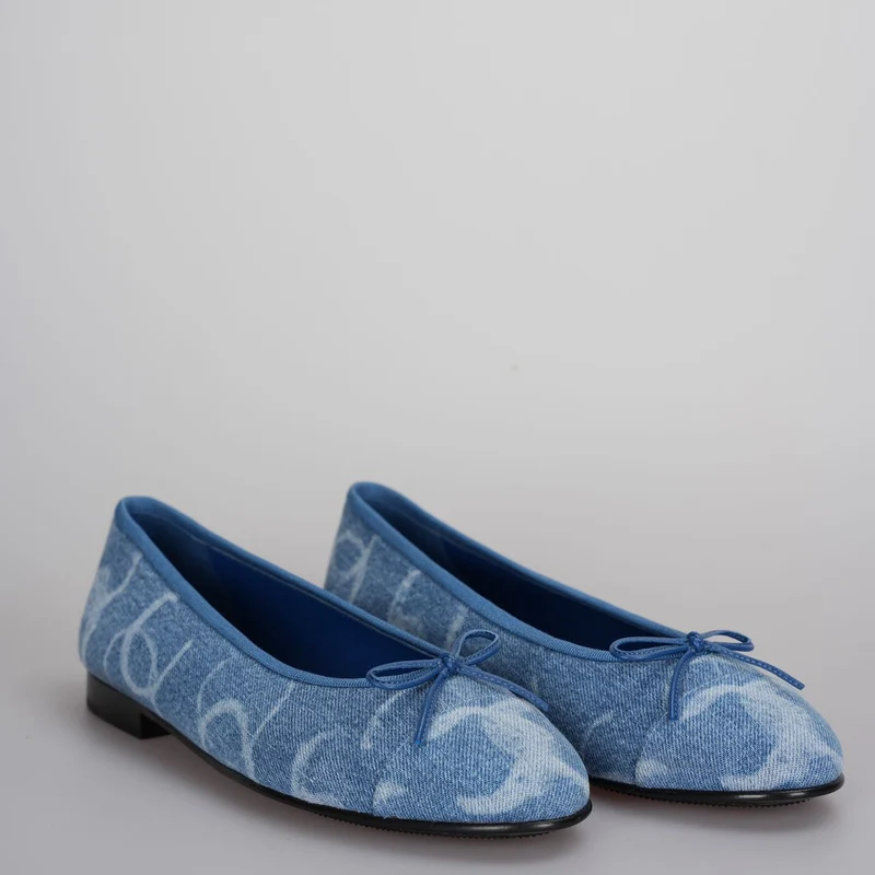 Chanel Bedruckte Denim CC Cap Toe Ballerinas Hellblau und Weiß Größe 39