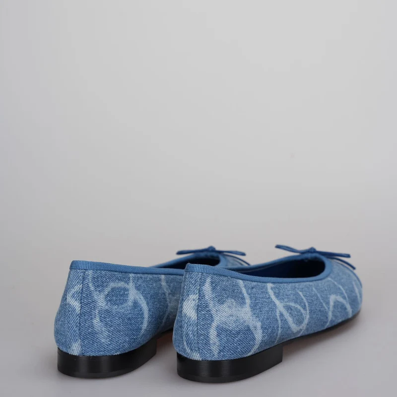 Chanel Bedruckte Denim CC Cap Toe Ballerinas Hellblau und Weiß Größe 39