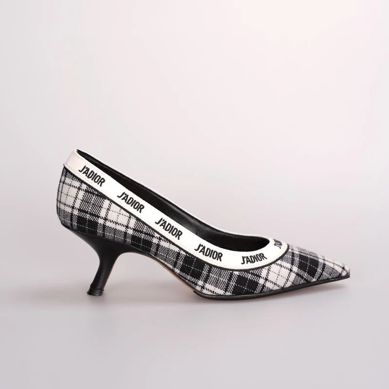 J'Adior Pumps mit Dior Canvasband und Stickerei im Schottenmuster