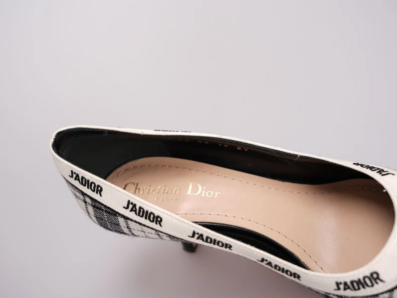 J'Adior Pumps mit Dior Canvasband und Stickerei im Schottenmuster