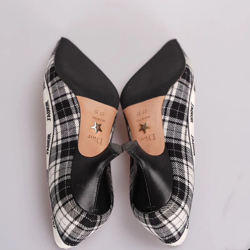 J'Adior Pumps mit Dior Canvasband und Stickerei im Schottenmuster
