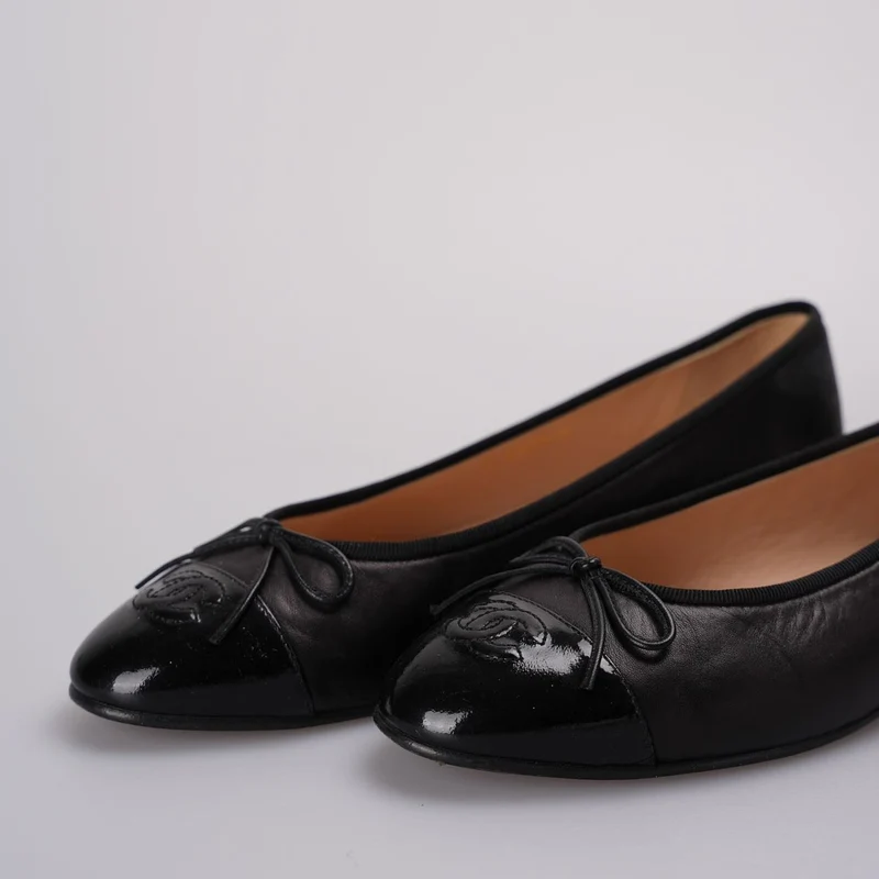 Chanel Ballerinas aus schwarzem Leder, Zehengröße 40