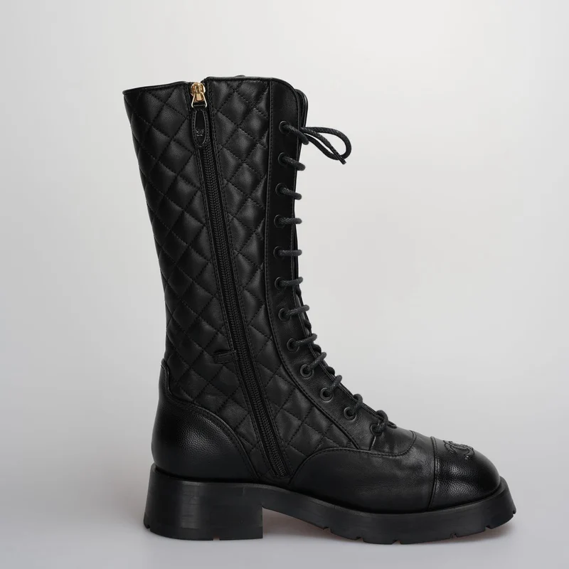 Chanel Interlocking CC Logo Moto Boots Größe 39 ab 2022