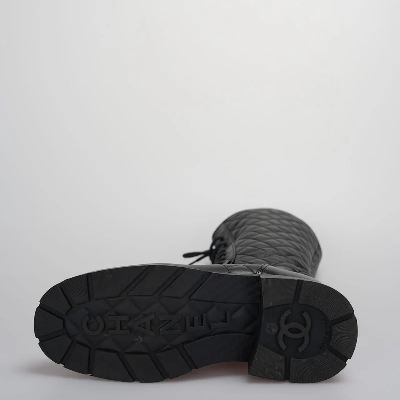 Chanel Interlocking CC Logo Moto Boots Größe 39 ab 2022