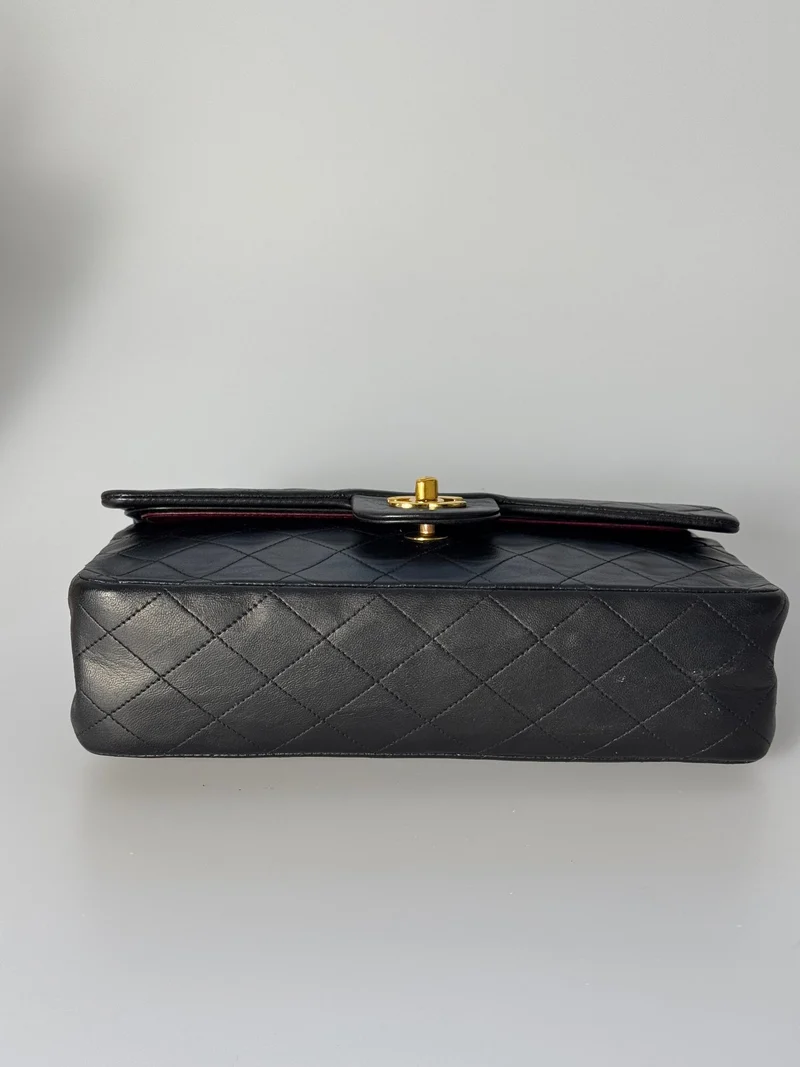 Chanel Vintage Stoff Timeless Flap Bag Schwarz Medium 24 Karat Gold Hardware