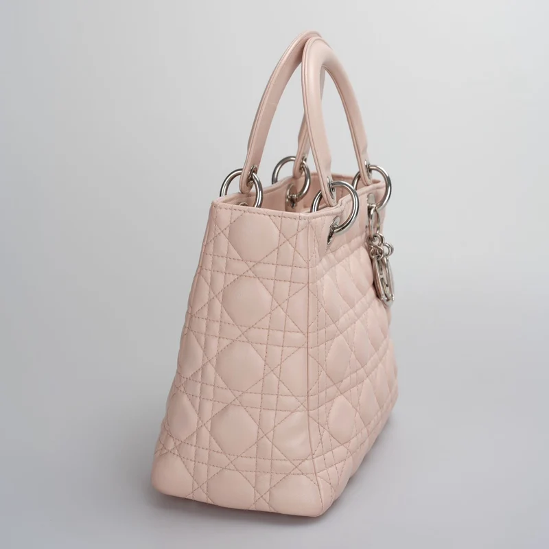 Christian Dior – mittelgroße Lady Dior-Tasche aus Cannage-Lammleder mit silberner Hardware in Pink