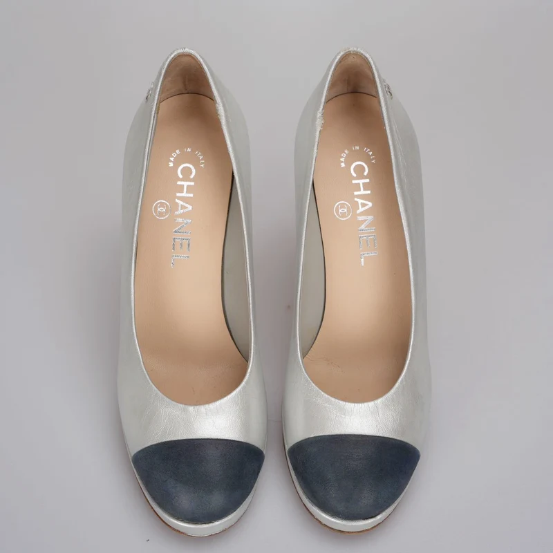 Chanel Silber/Schwarz Nubukleder Cap Toe Pumps Größe 36