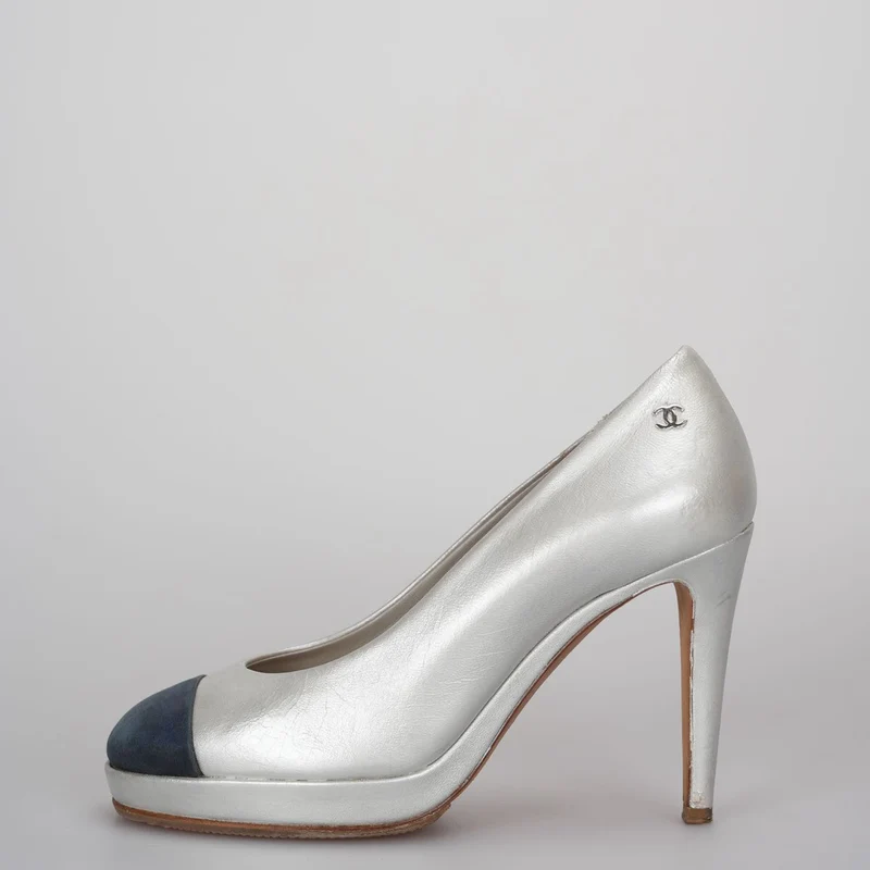 Chanel Silber/Schwarz Nubukleder Cap Toe Pumps Größe 36