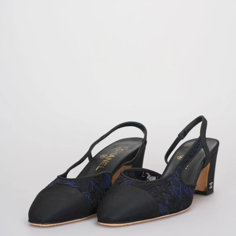 Chanel CC Slingback-Pumps mit Ripsband und Kappe aus Spitze, Marineblau und Schwarz, 37
