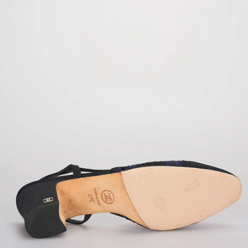 Chanel CC Slingback-Pumps mit Ripsband und Kappe aus Spitze, Marineblau und Schwarz, 37